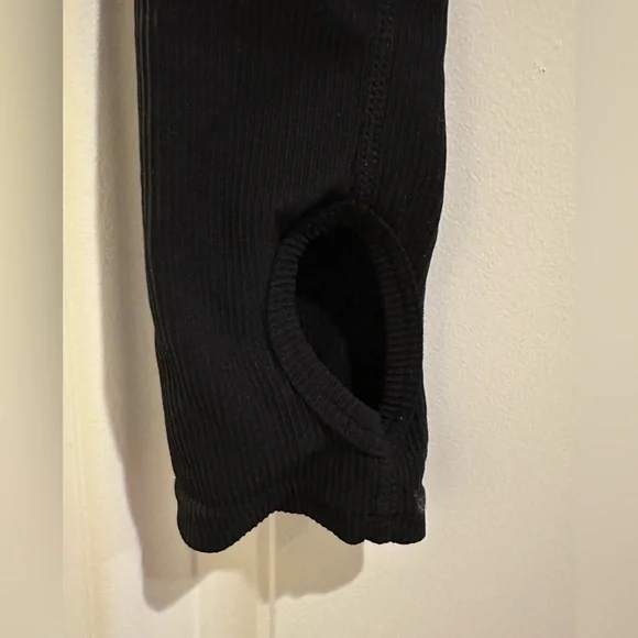 HALARA Black Ribbed Long Sleeve Crop Top Size Medium - Picture 3 of 7